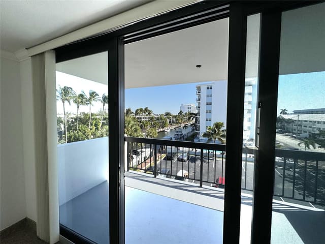 4800 Bayview Drive 406, Fort Lauderdale, FL 33308