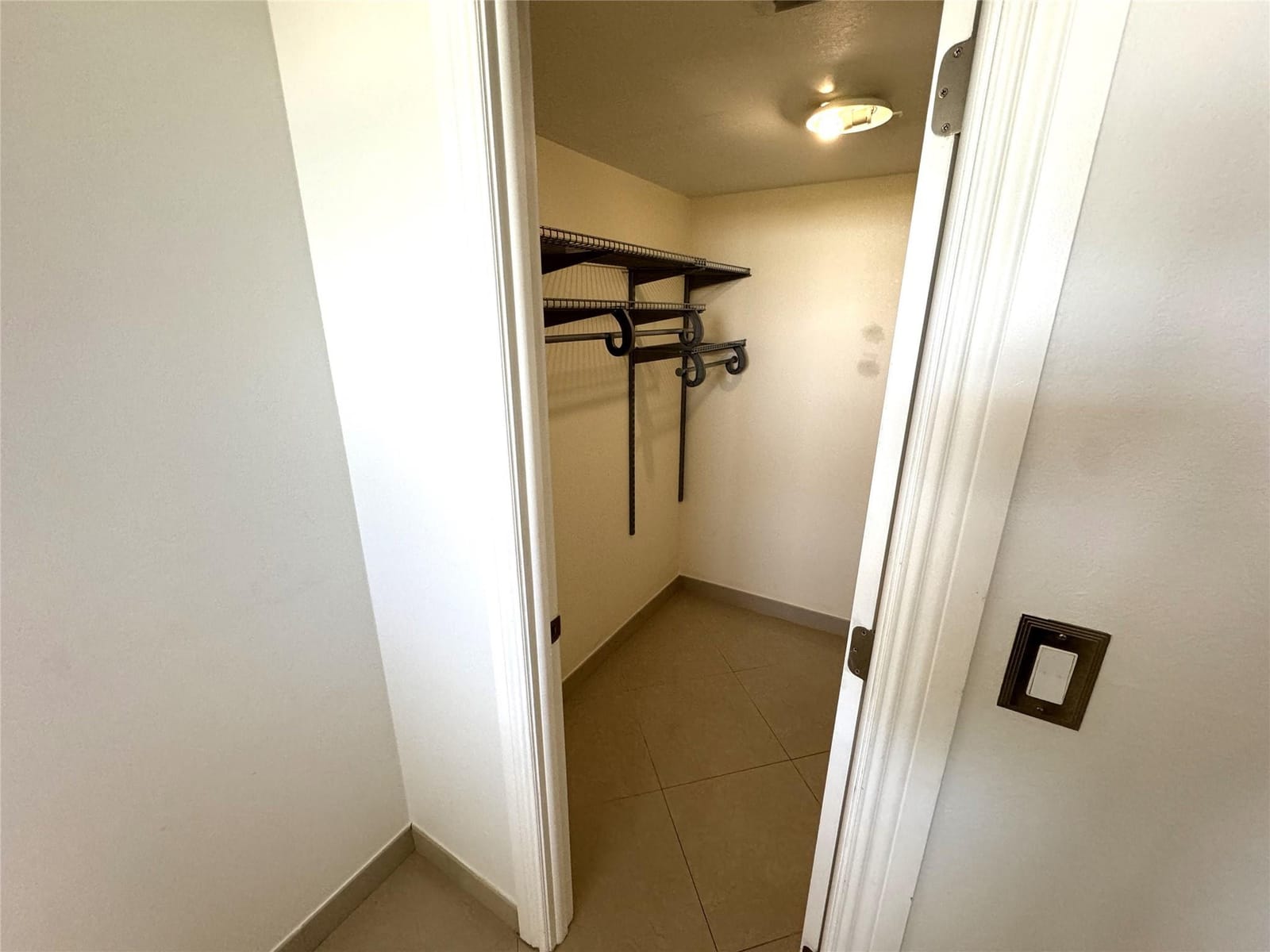 4800 Bayview Drive 406 — photo 12