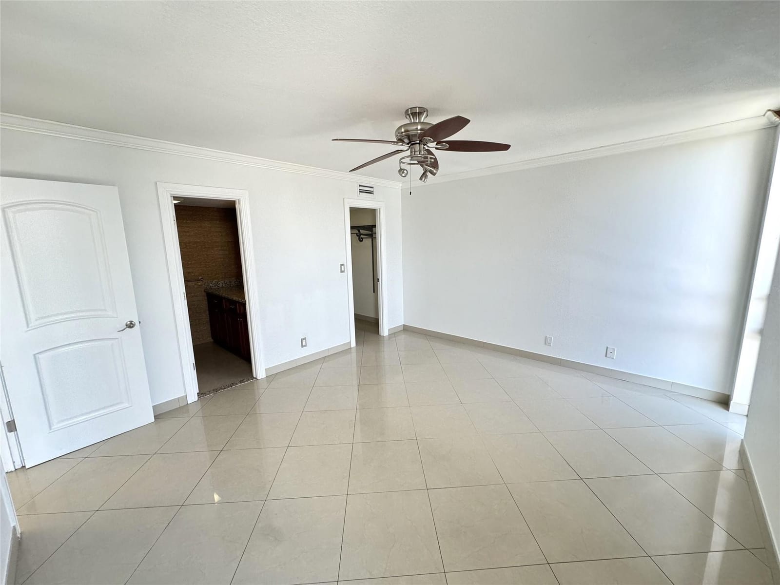 4800 Bayview Drive 406, Fort Lauderdale, FL 33308 photo 18