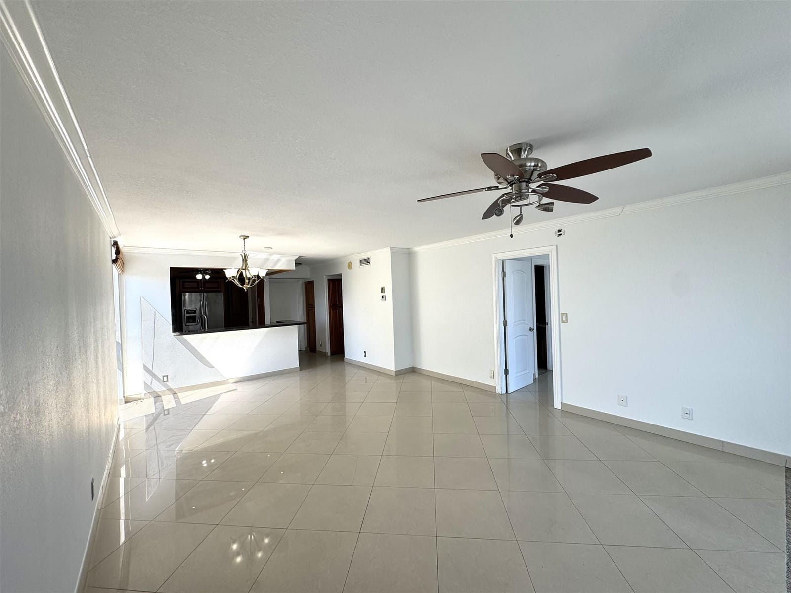 4800 Bayview Drive 406 — photo 3