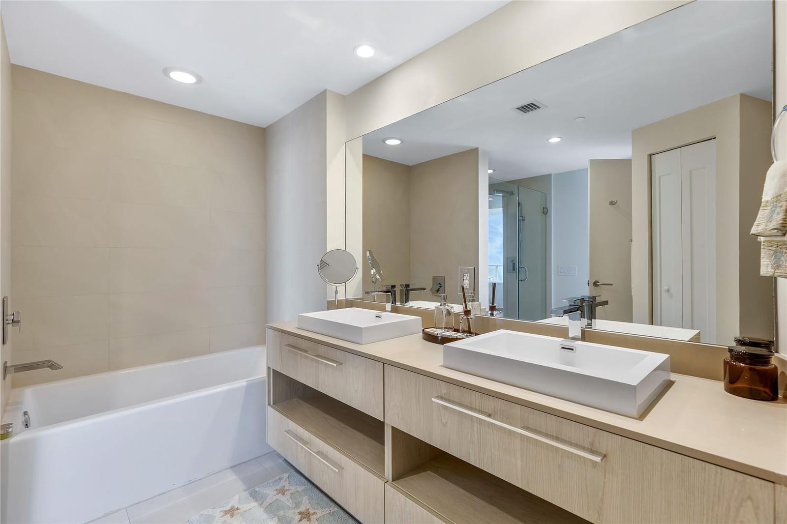4111 S Ocean Drive Lph3/5 — photo 7