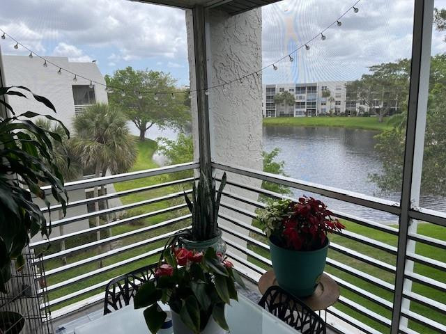 9330 Lagoon Place 406, Davie, FL 33324, Davie