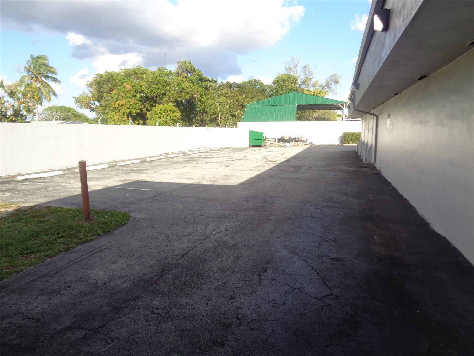 2323 NW 19th Street — photo 2