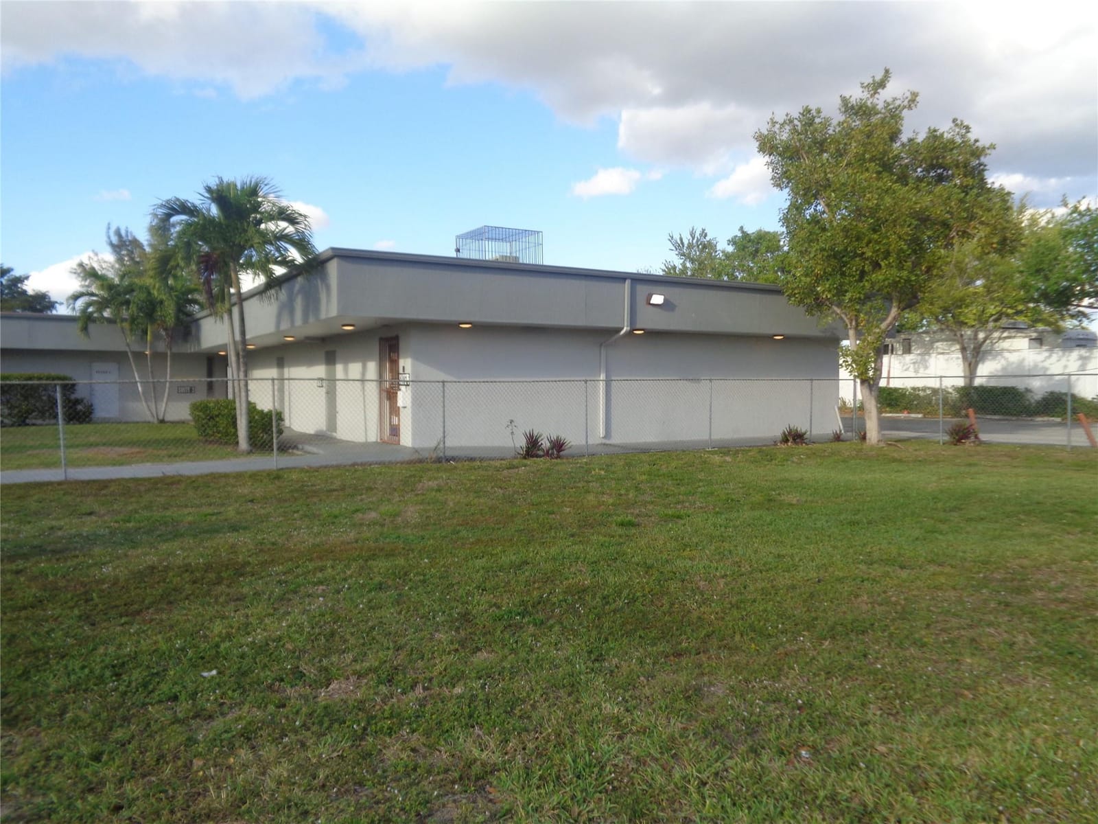 2323 NW 19th Street — photo 11