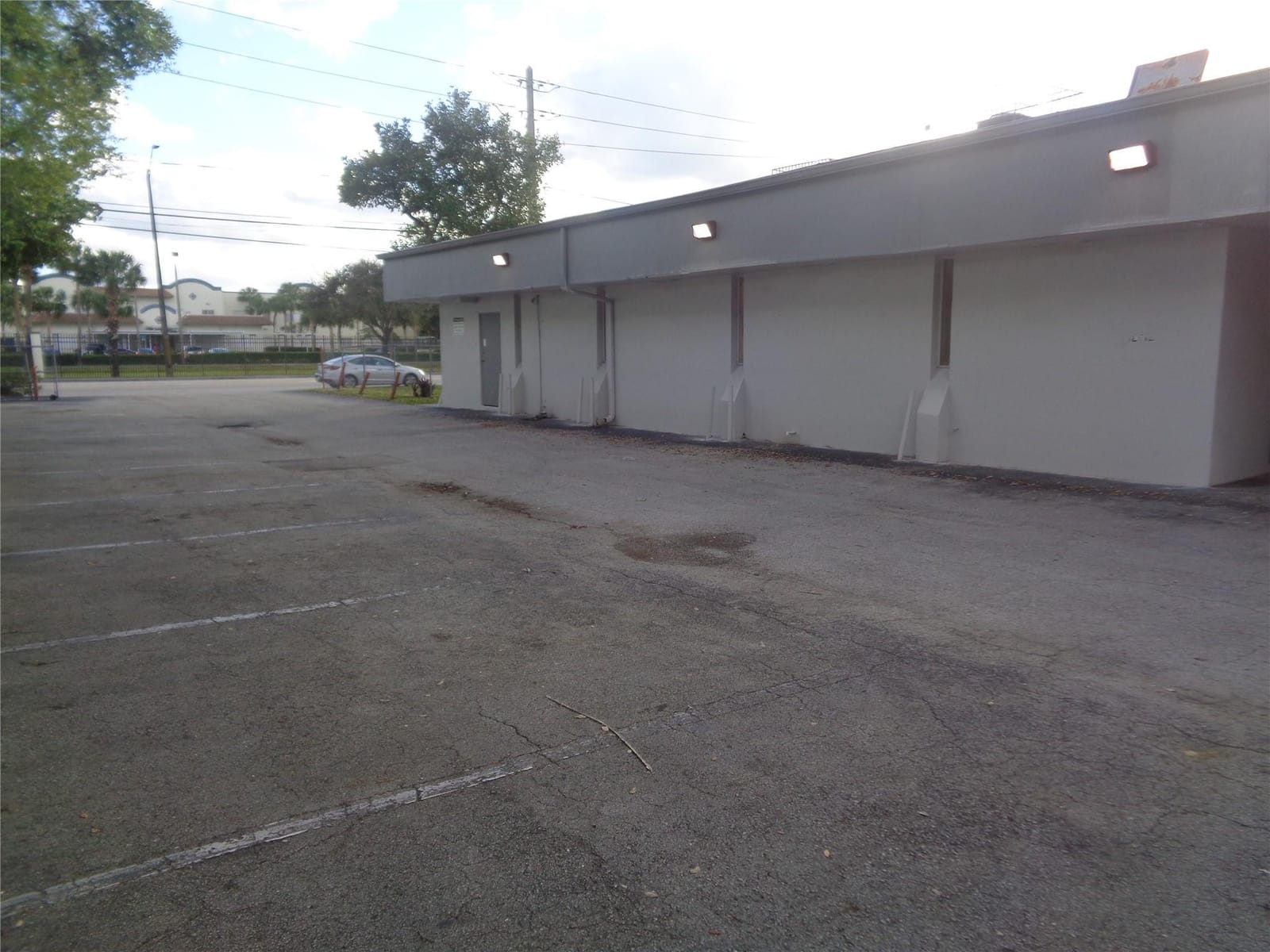 2323 NW 19th Street — photo 4