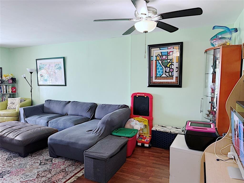 325 SE 11 Te 205 — photo 4