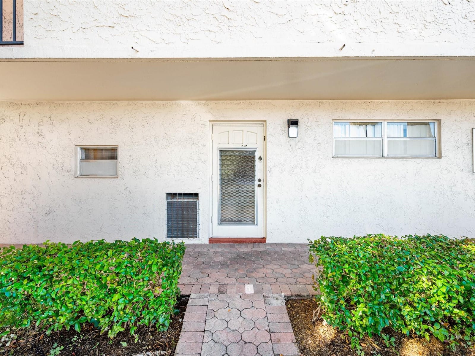 9923 S Hollybrook Lake Drive 109, Pembroke Pines, FL 33025 photo 22