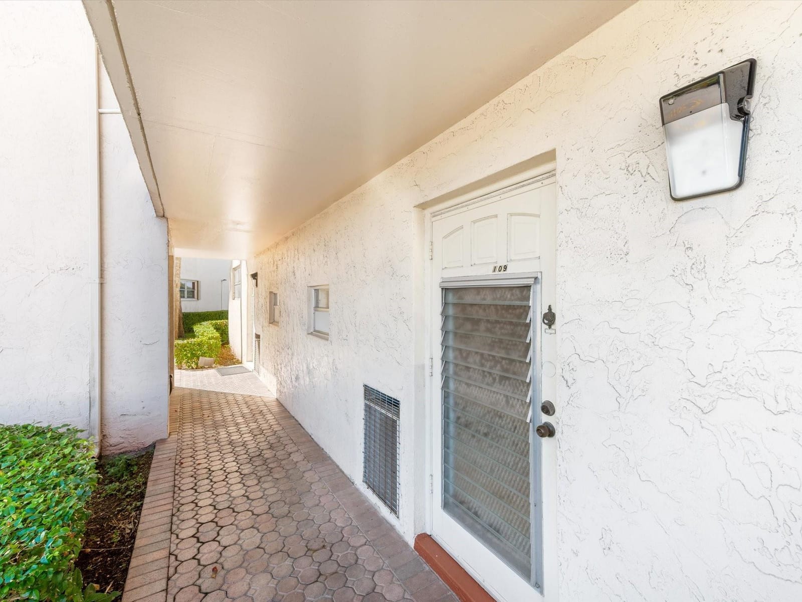 9923 S Hollybrook Lake Drive 109, Pembroke Pines, FL 33025 photo 4