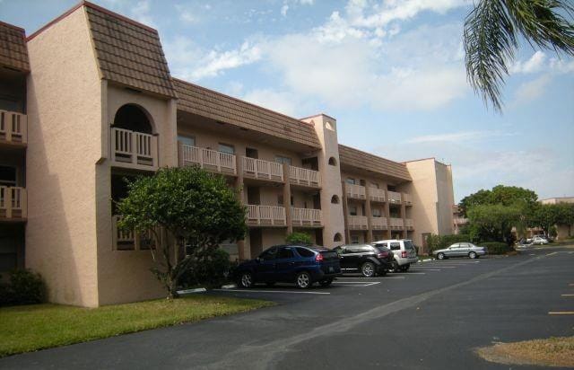 9841 Sunrise Lakes Boulevard 105, Sunrise, FL 33322