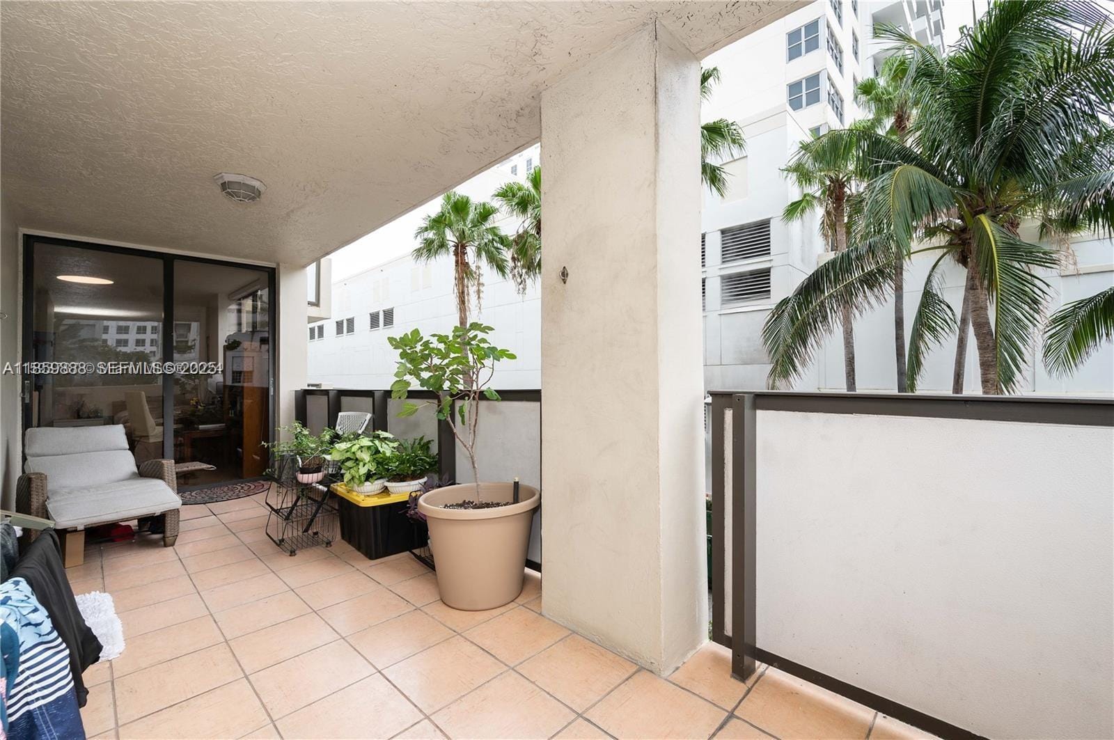 1621 Collins Avenue 302 — photo 11