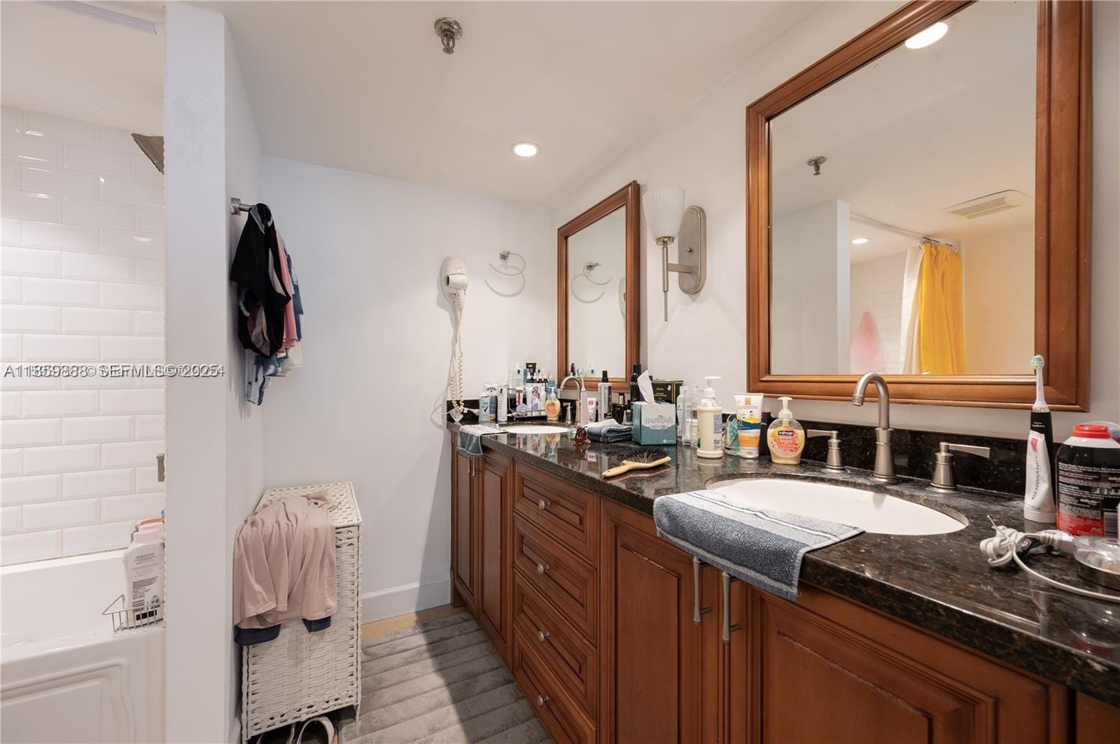1621 Collins Avenue 302 — photo 12
