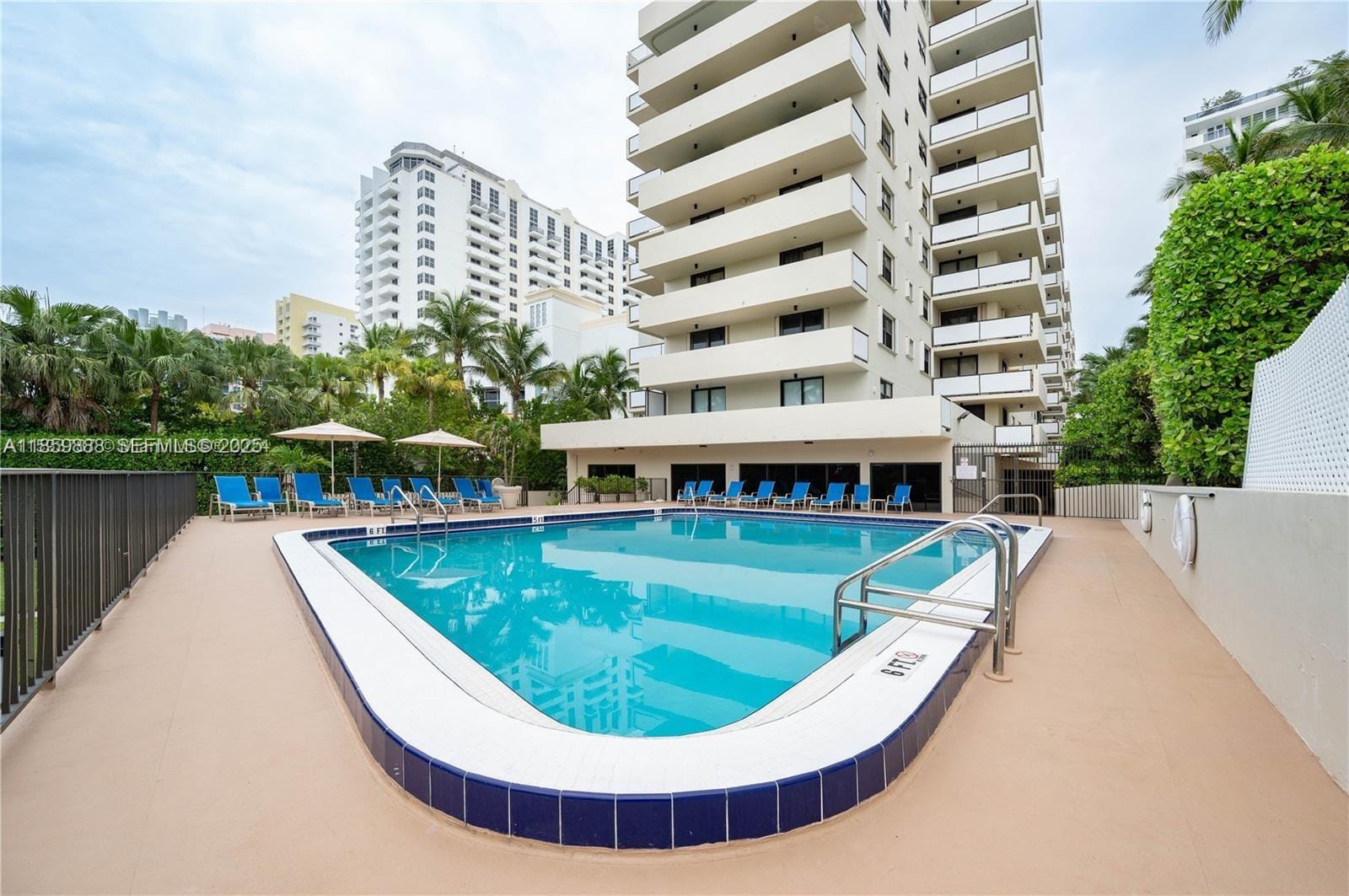 1621 Collins Avenue 302 — photo 3