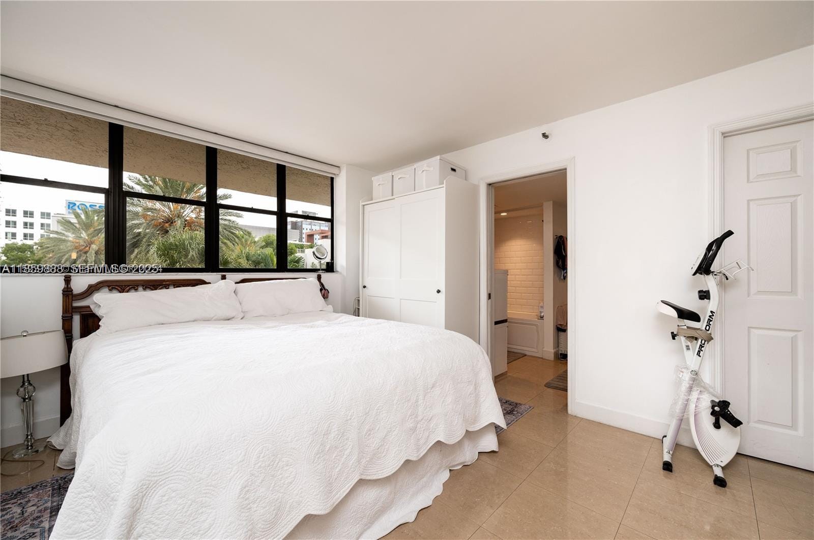 1621 Collins Avenue 302 — photo 7