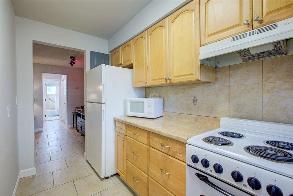 160 NE 8th Avenue 26a, Hallandale Beach, FL 33009 photo 23