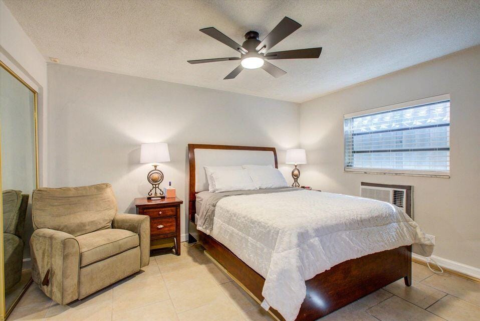 160 NE 8th Avenue 26a, Hallandale Beach, FL 33009 photo 25