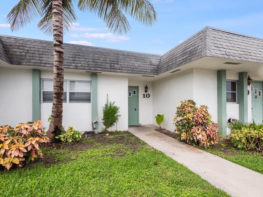 2638 Gately Drive E 10, West Palm Beach, FL 33415
