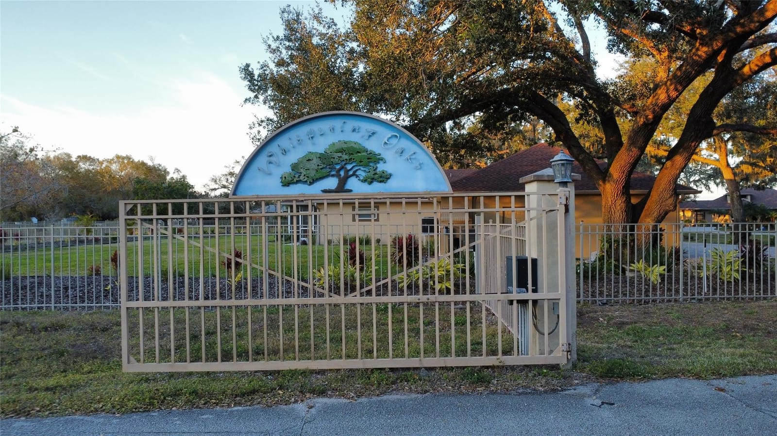1004 Whispering Oaks Court, Sebring, FL 33875
