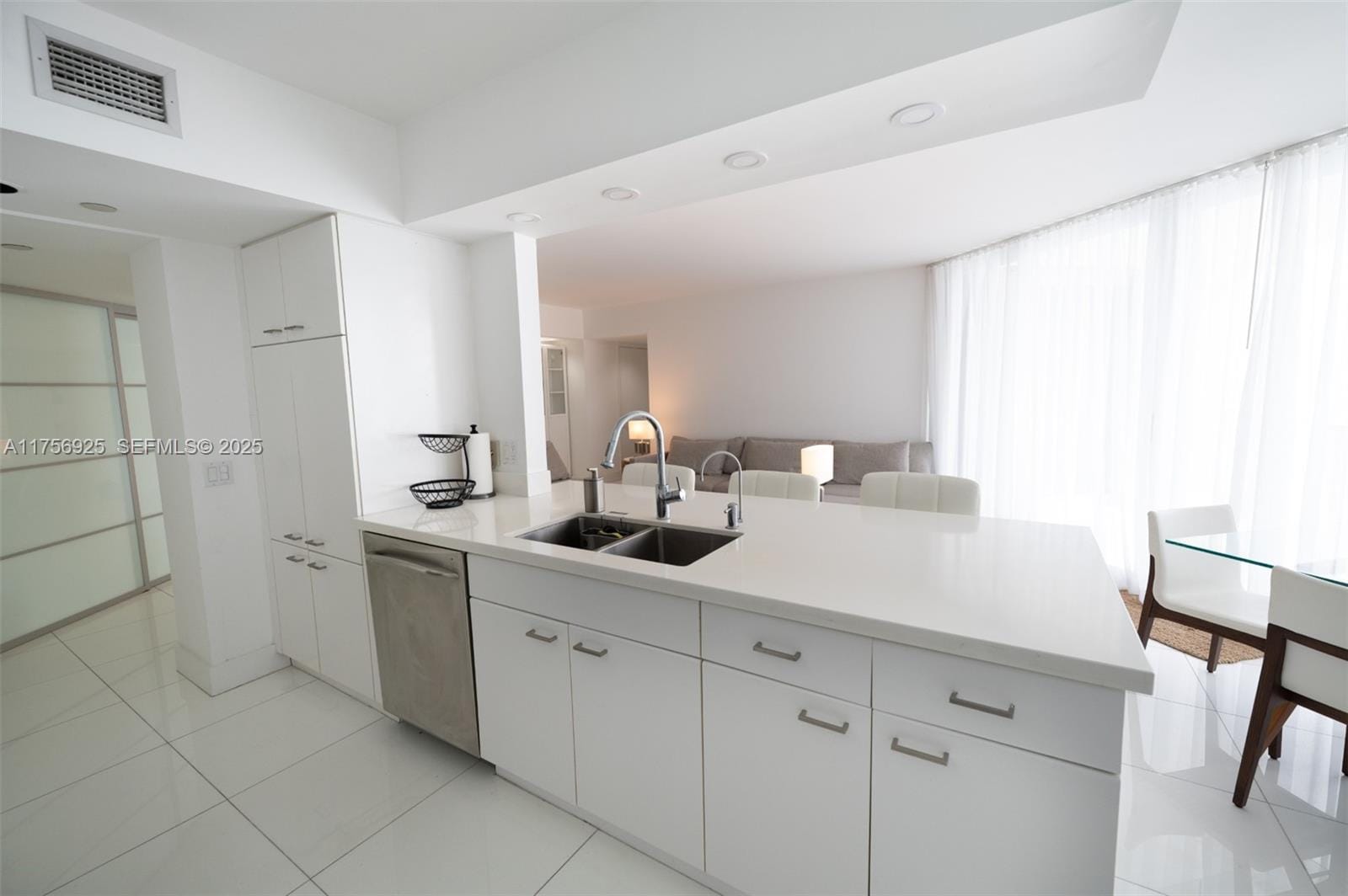 16445 Collins Avenue 728, Sunny Isles Beach, FL 33160 photo 9