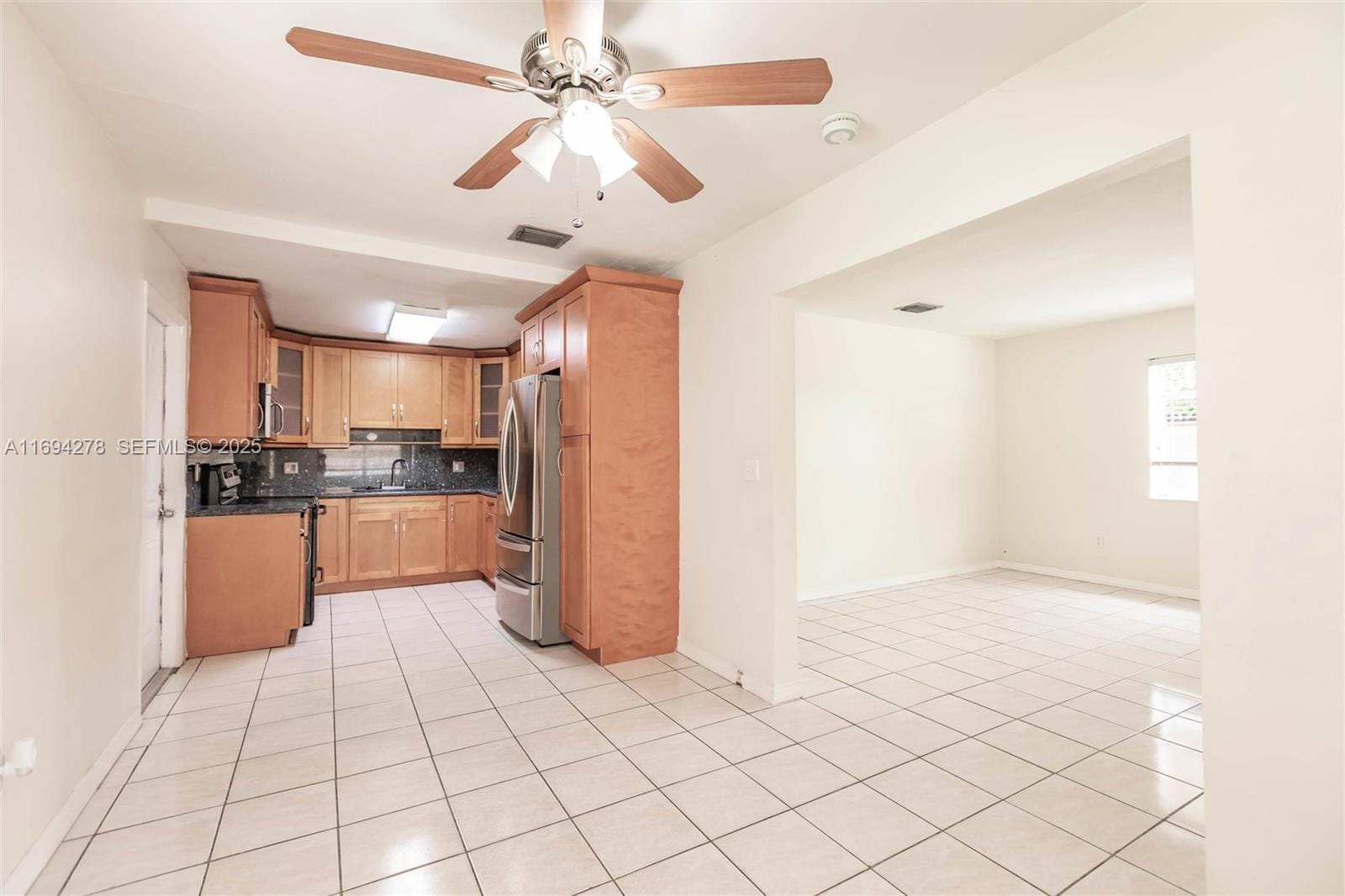 521 E 41st Street — photo 12