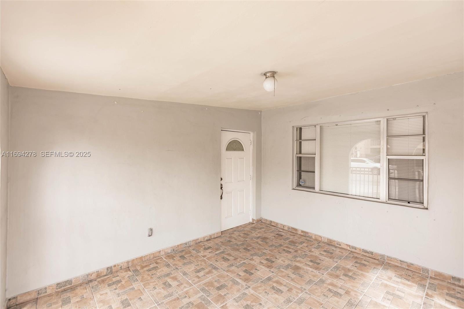 521 E 41st Street — photo 5