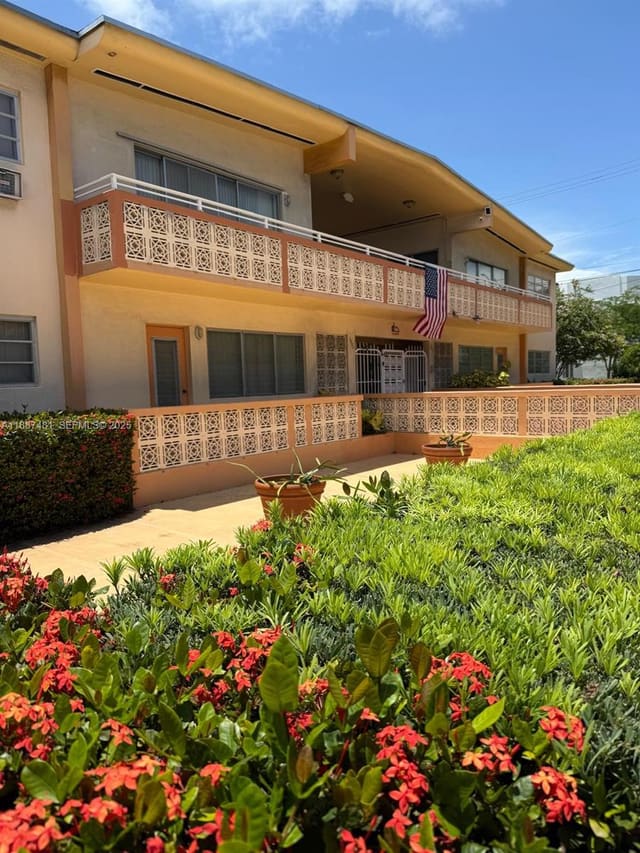 1060 Pennsylvania Avenue 18, sold in Penn Eleven Co-Op, Miami Beach, FL