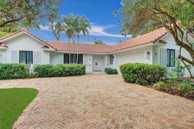 4 Gatehouse Road, Fort Lauderdale, FL 33308