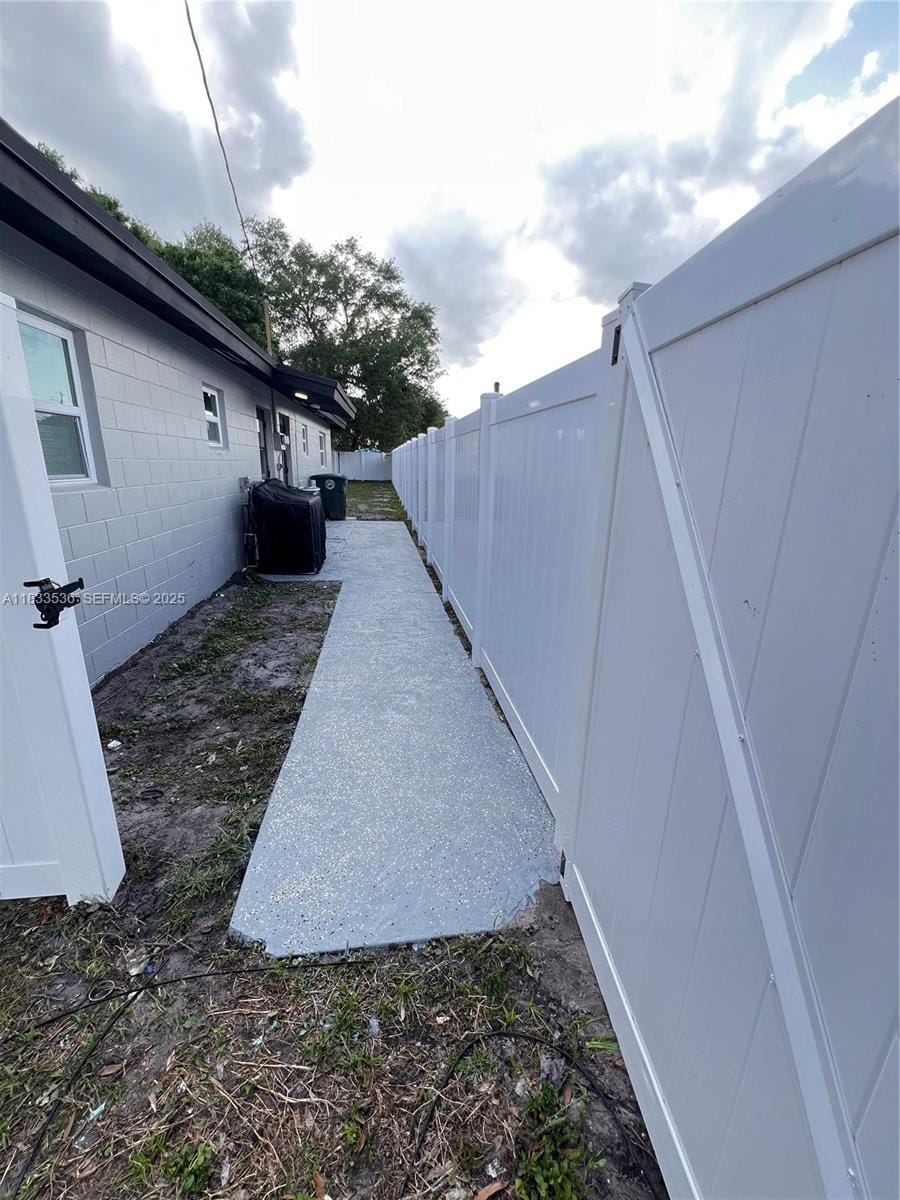 711 N 23rd Street, Fort Pierce, FL 34950 photo 2