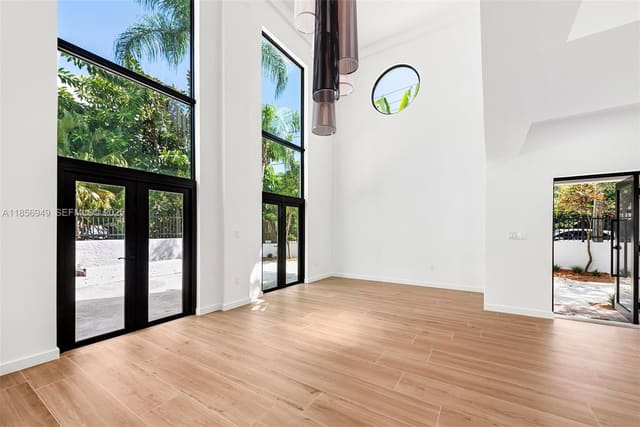 3000 Blaine Street 3000, sold in Rhodes Amd New Bisc, Miami, FL