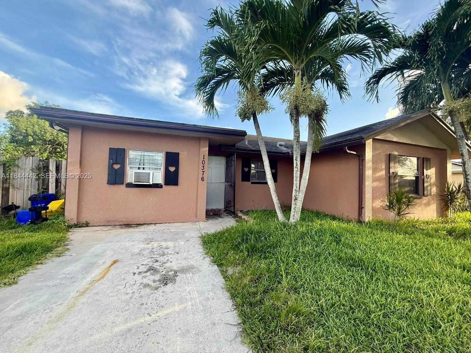 10376 Oliver Lane, Royal Palm Beach, FL 33411