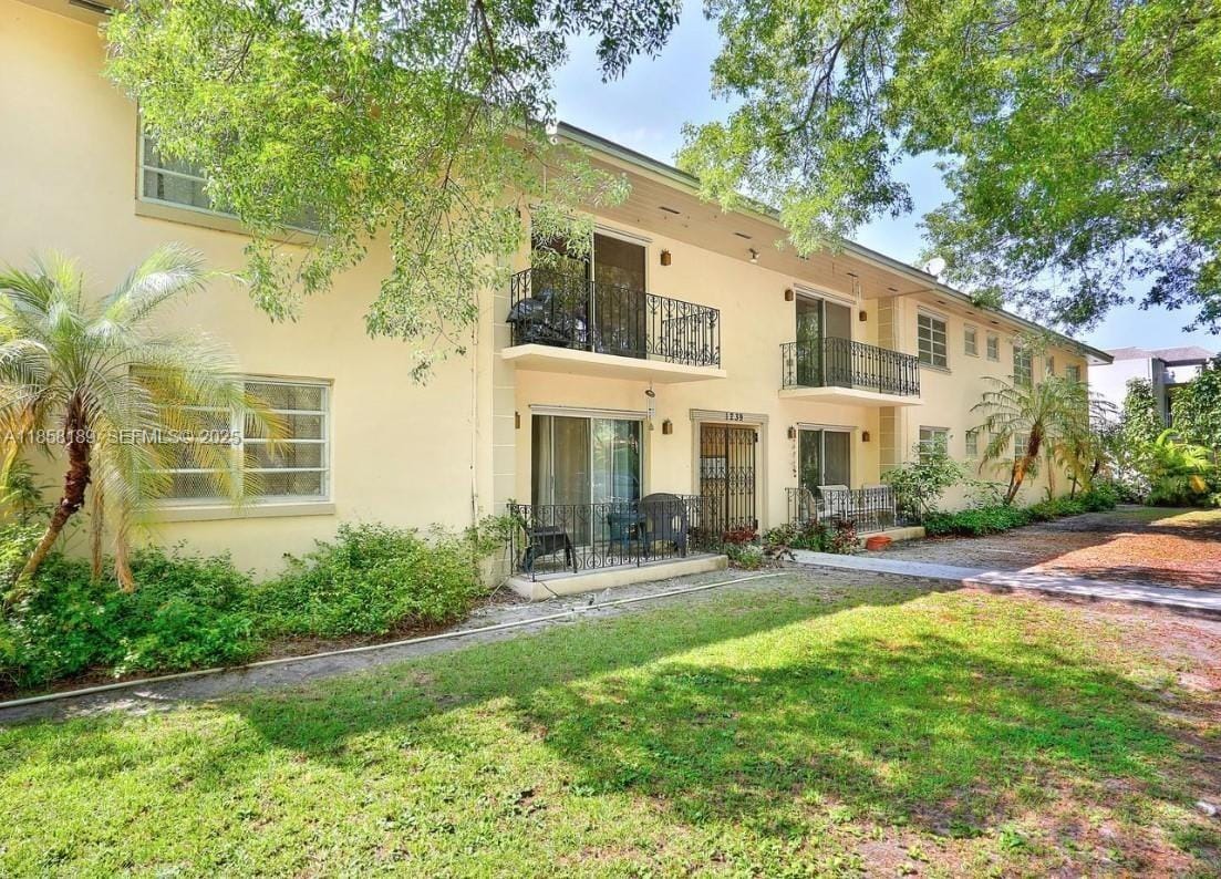 1239 Mariposa Avenue 4, Coral Gables, FL 33146 photo 3