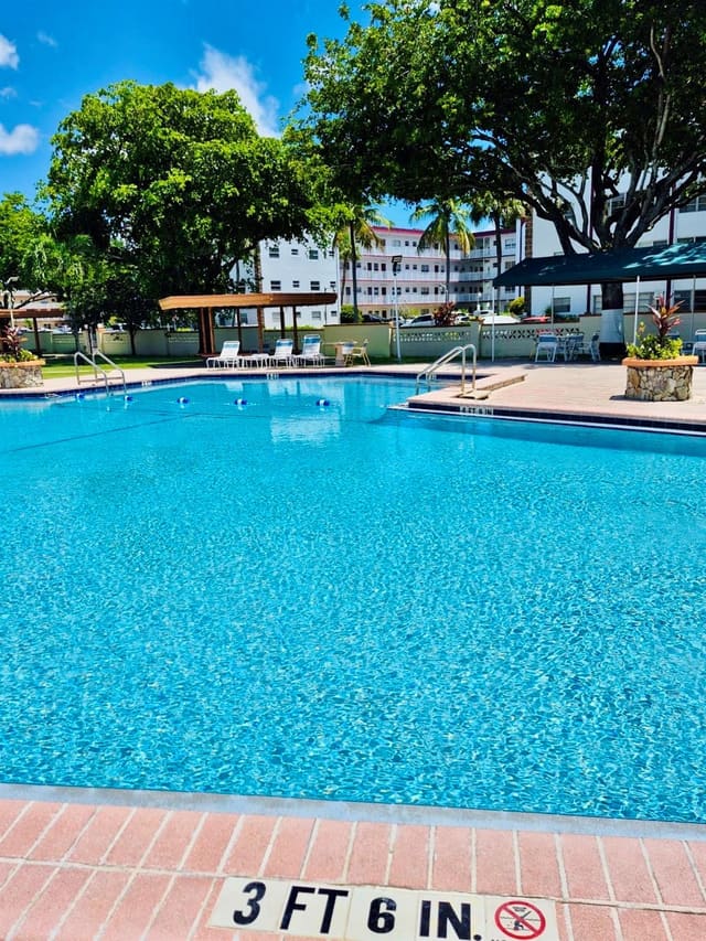 4000 NW 44th Avenue 106, sold in Sapphire Condo, Lauderdale Lakes, FL