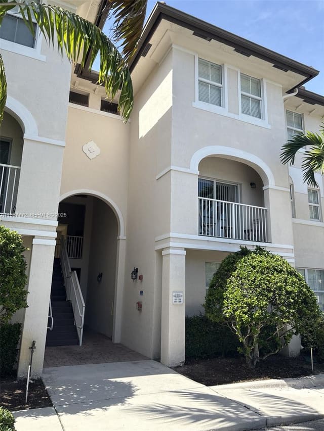 11605 NW 89th Street 112, sold in St Mortiz At Doral, Doral, FL