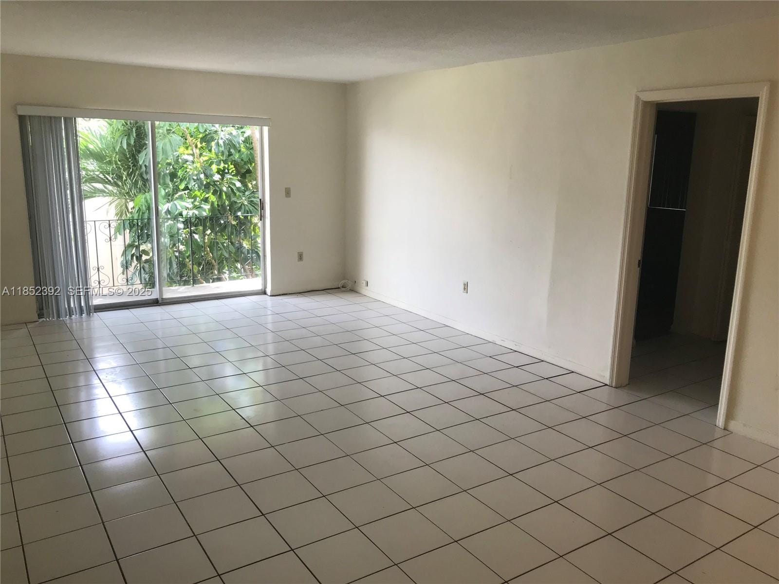 1239 Mariposa Avenue 8, Coral Gables, FL 33146 photo 8