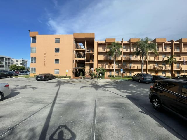 3050 Sunrise Lakes Drive E 123, Sunrise, FL 33322