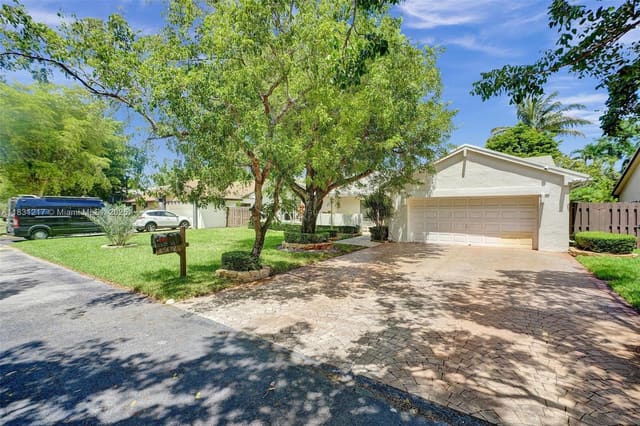 5432 SW 150th Place, Miami, FL 33185