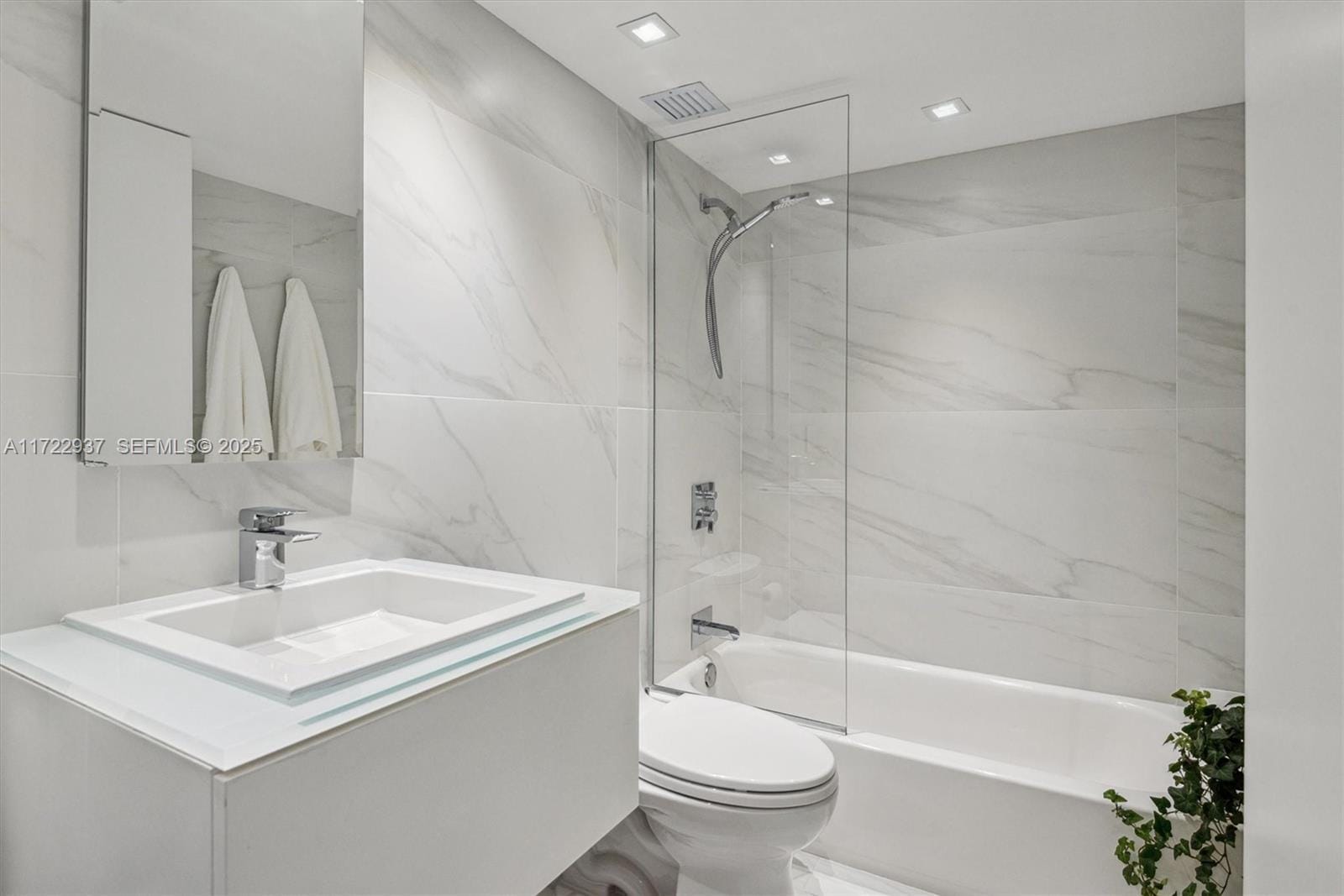 170 S Ocean Lane Drive 312, Key Biscayne, FL 33149 photo 15