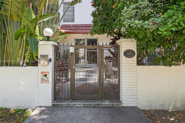 1821 Jefferson Avenue 202, sold in Royal Palm Villas Condo, Miami Beach, FL