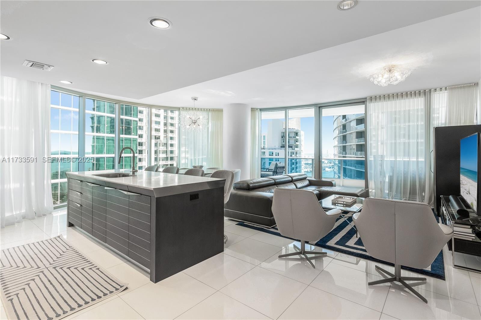 200 Biscayne Boulevard Way 4101, Miami, FL 33131 photo 2