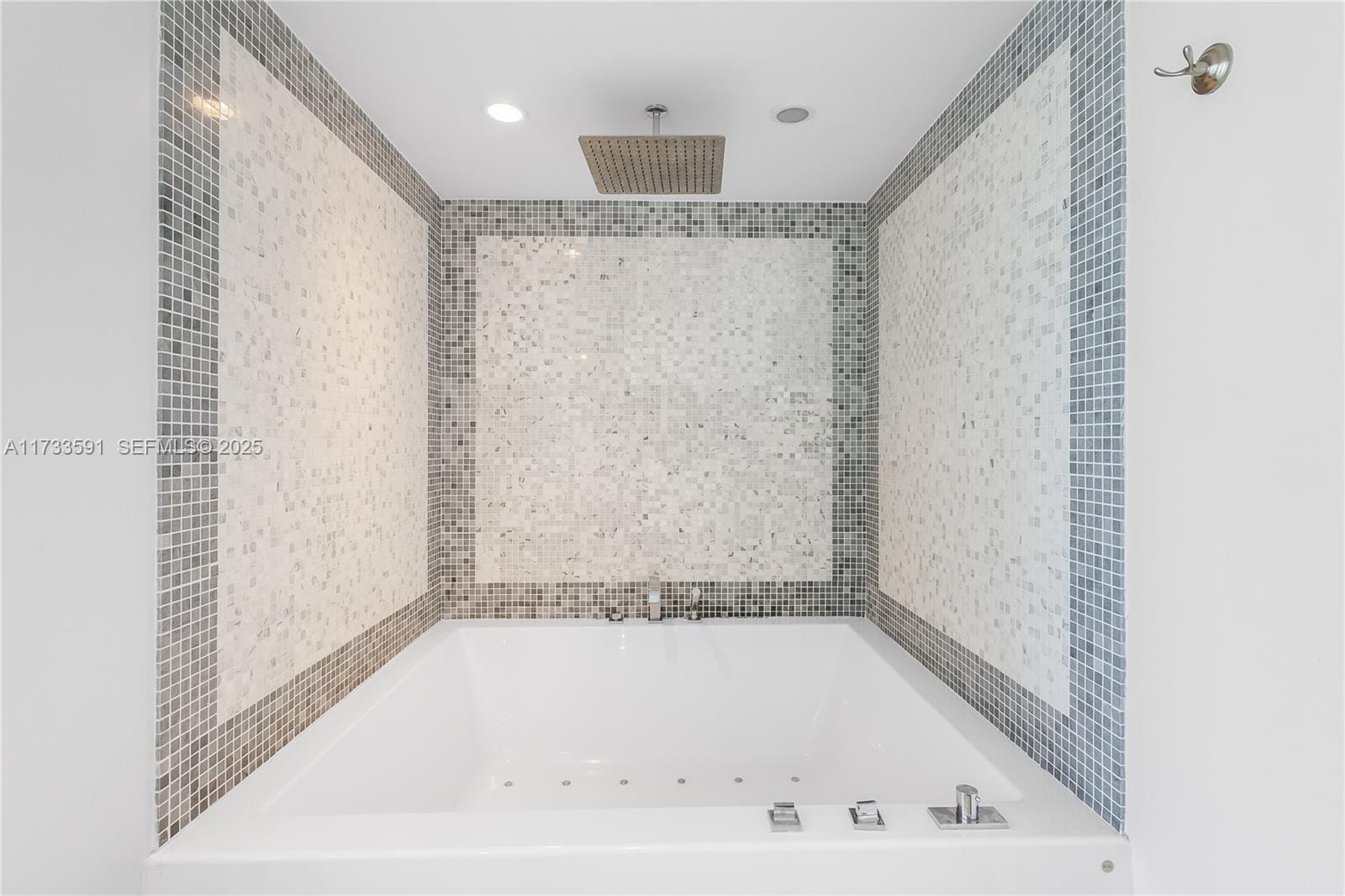 200 Biscayne Boulevard Way 4101, Miami, FL 33131 photo 15