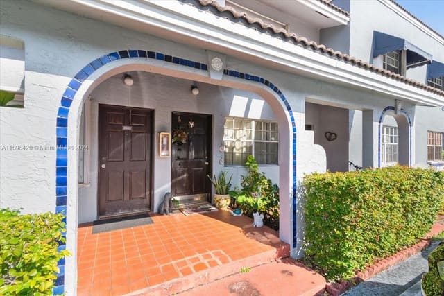 7000 NW 173rd Drive 1804, sold in Lago Del Rey, Hialeah, FL