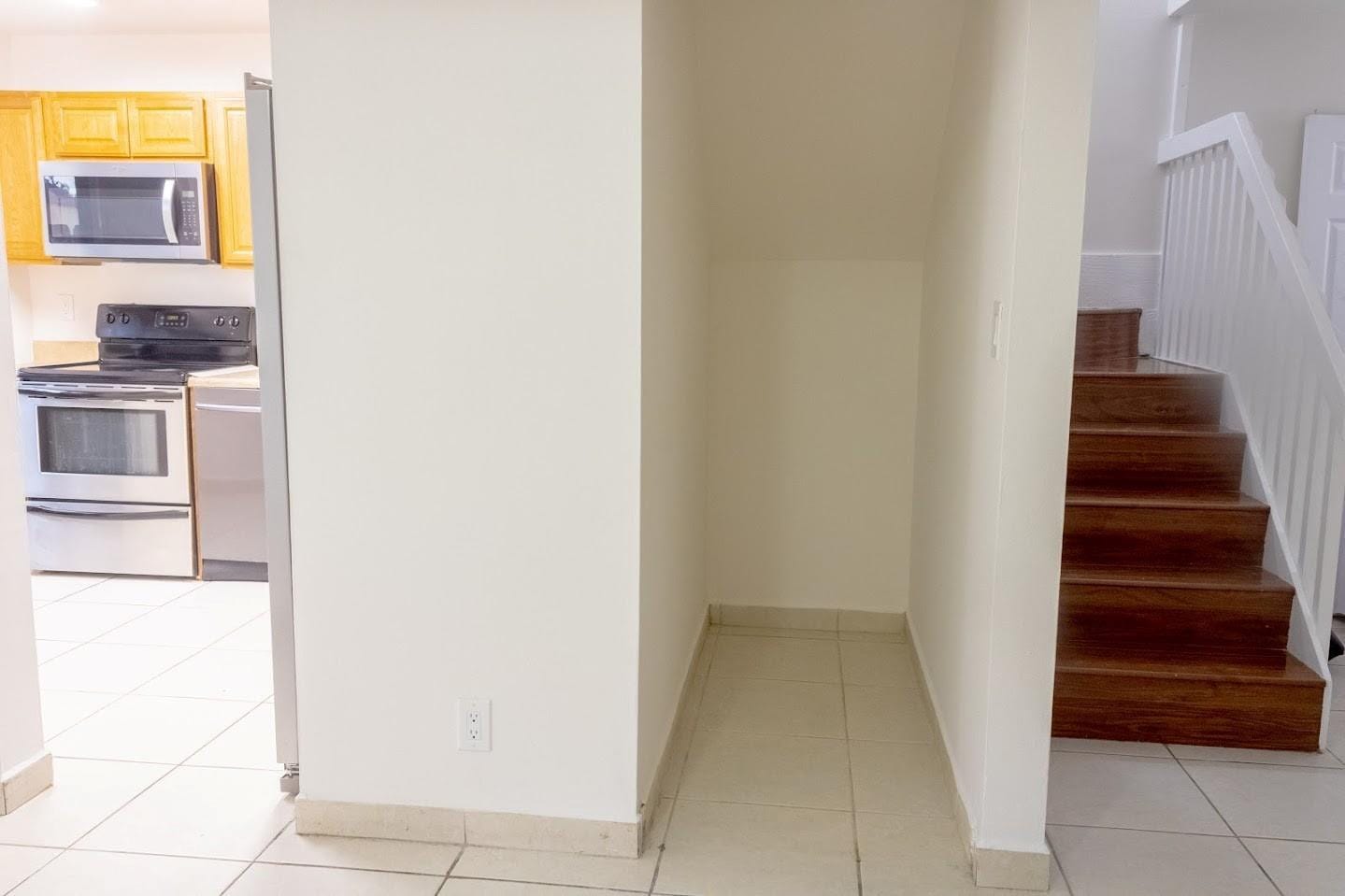 7733 Balboa Street 8 — photo 12