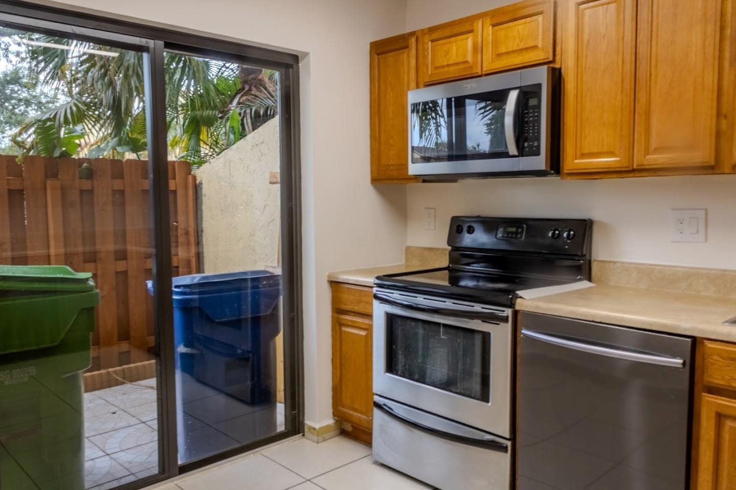 7733 Balboa Street 8 — photo 3