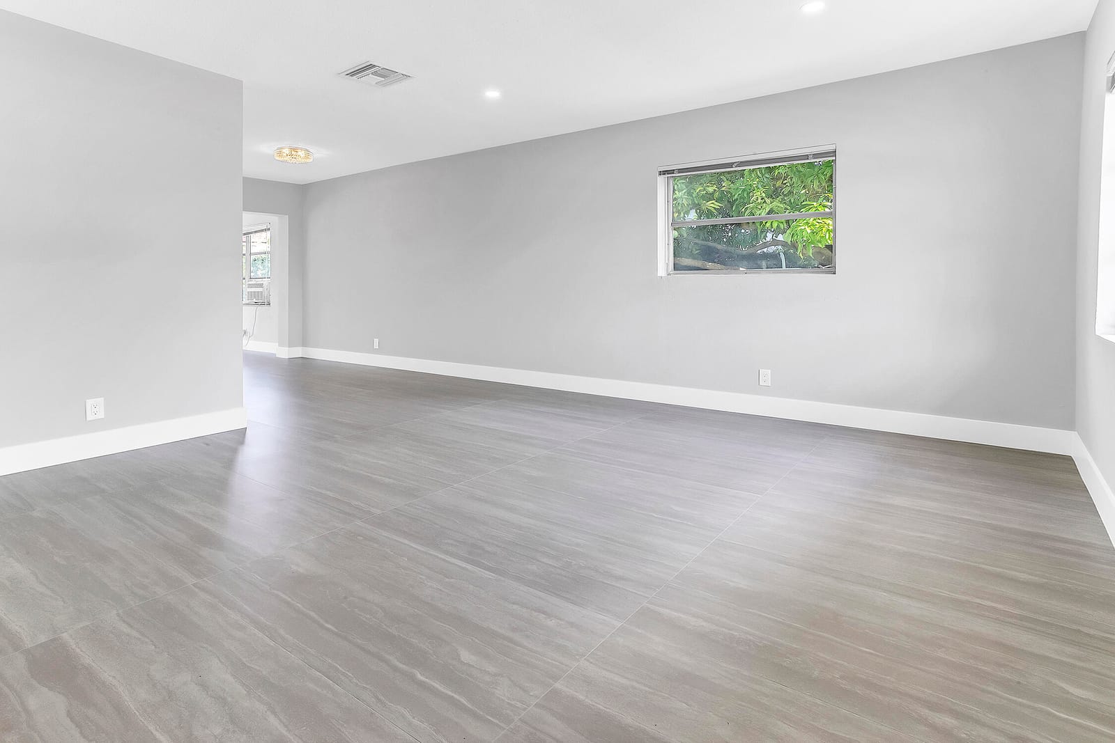 7609 NW 70 Avenue, Tamarac, FL 33321 photo 2
