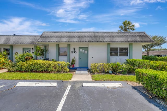 2638 Gately Drive E 20, West Palm Beach, FL 33415