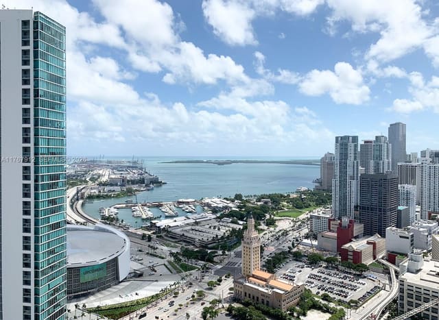 851 NE 1st Avenue 3905, sold in Paramount Miami Worldcent, Miami, FL