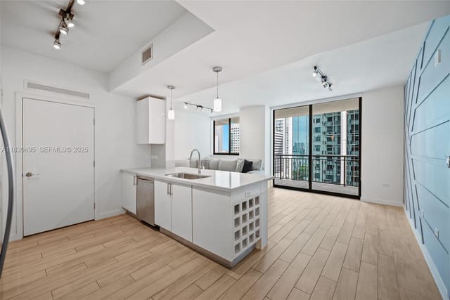 999 SW 1st Avenue 1615, Miami, FL 33130