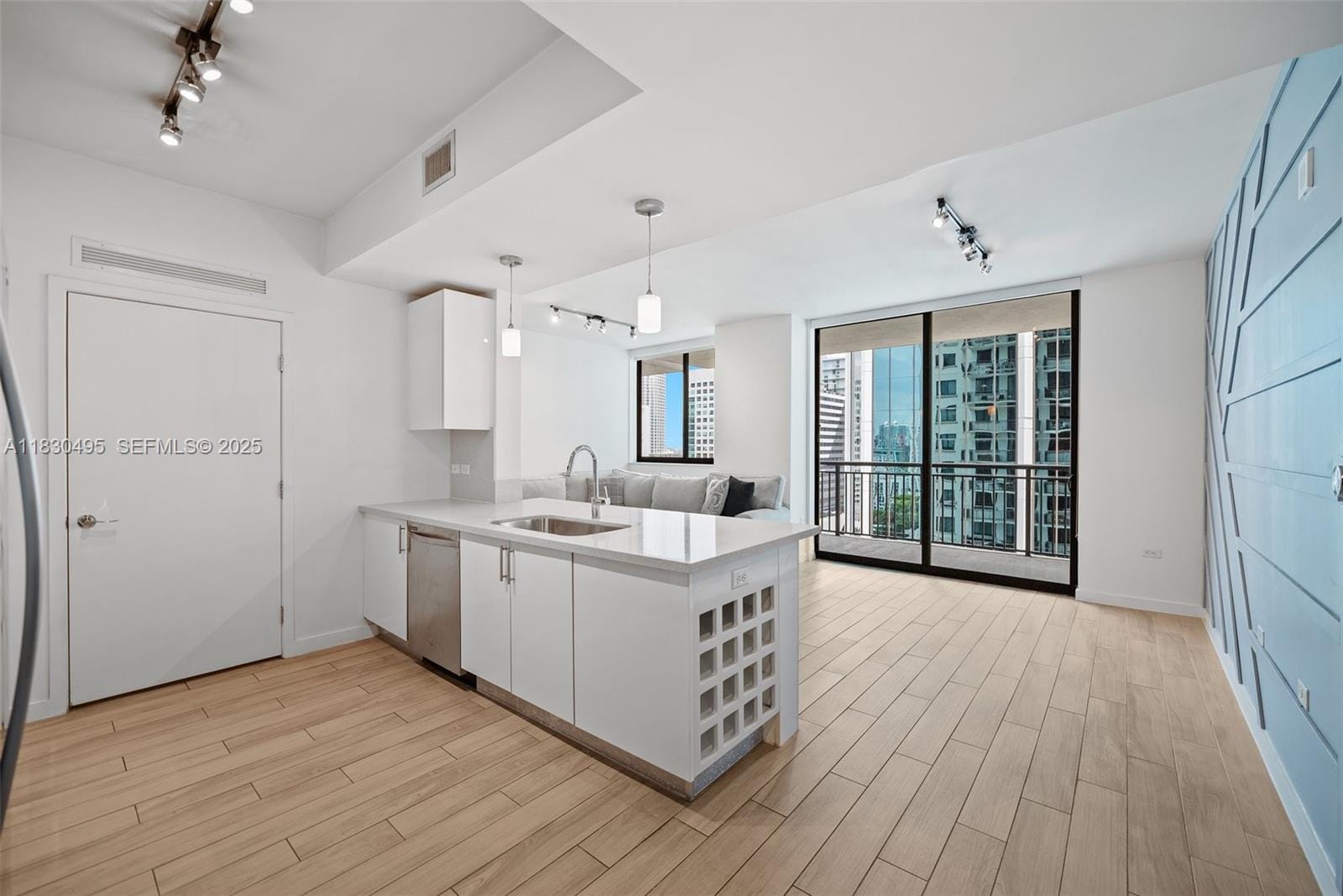999 SW 1st Avenue 1615, Miami, FL 33130