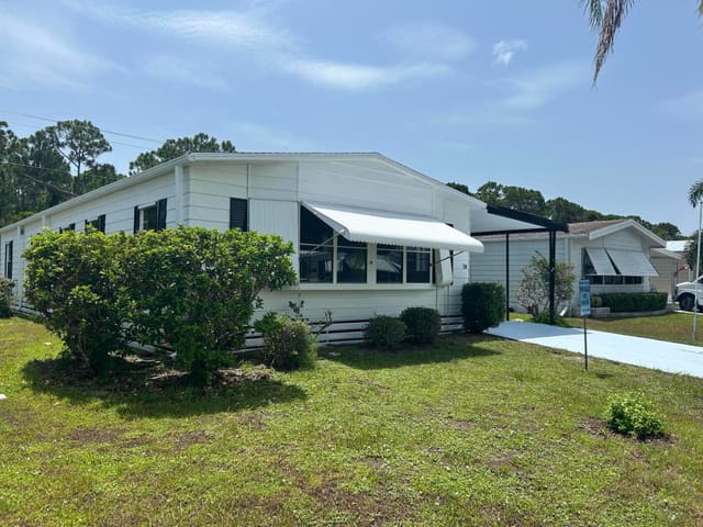 58 Calle De Lagos, sold in Spanish Lakes Country Club, Fort Pierce, FL
