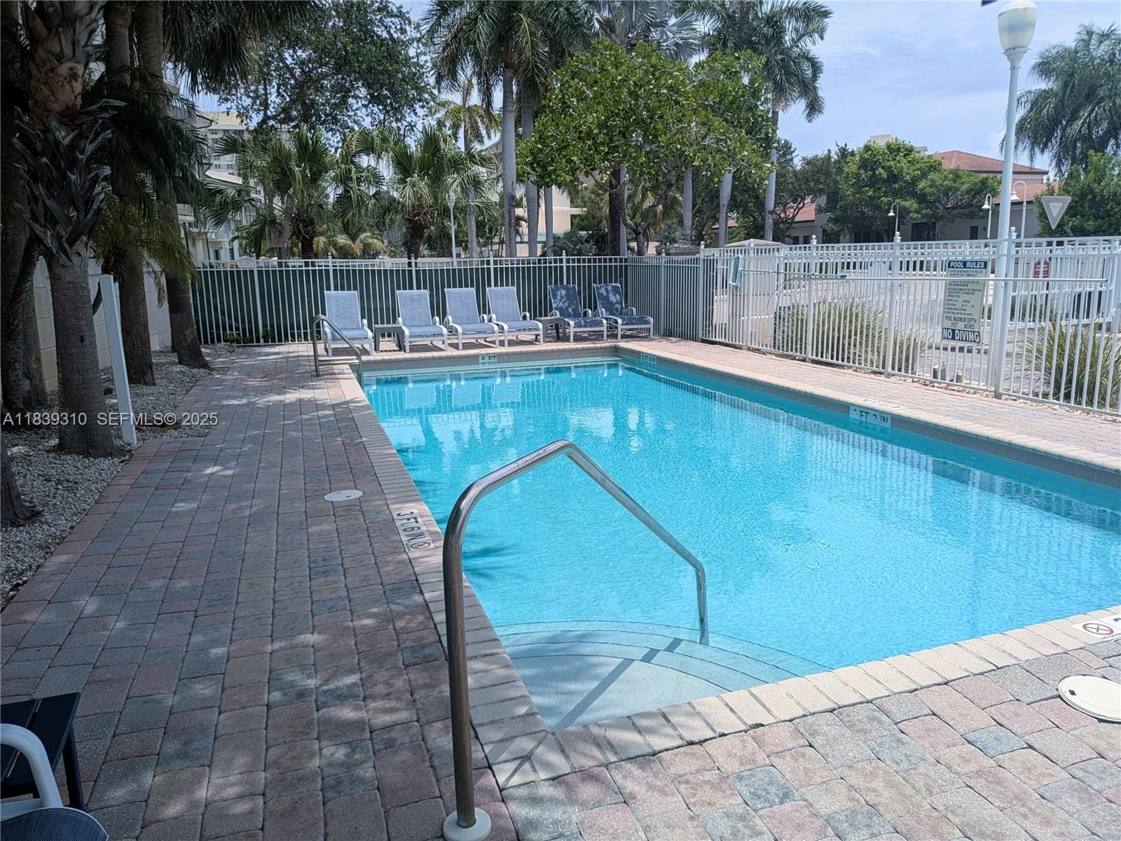 1900 Oceanwalk Lane 123, Lauderdale-By-The-Sea, FL 33062 photo 21