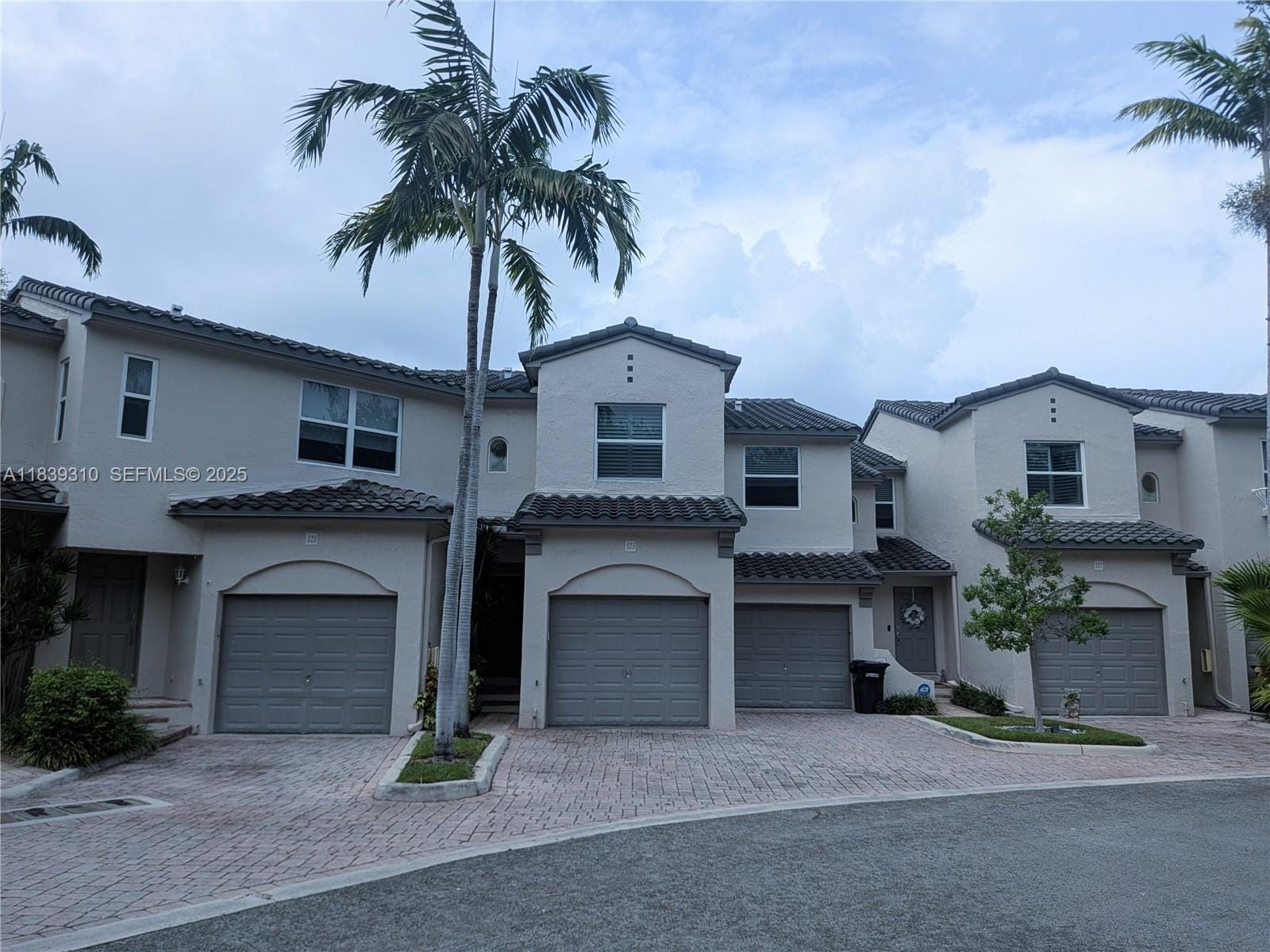 1900 Oceanwalk Lane 123, Lauderdale-By-The-Sea, FL 33062 photo 23